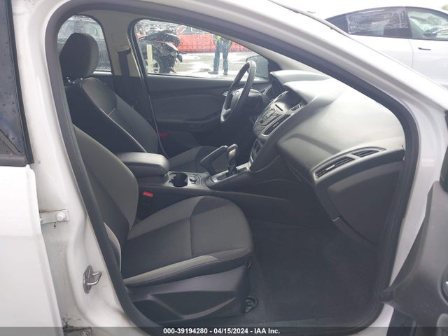Ford FOCUS SE 2014 1FADP3F23EL198026 Image 5