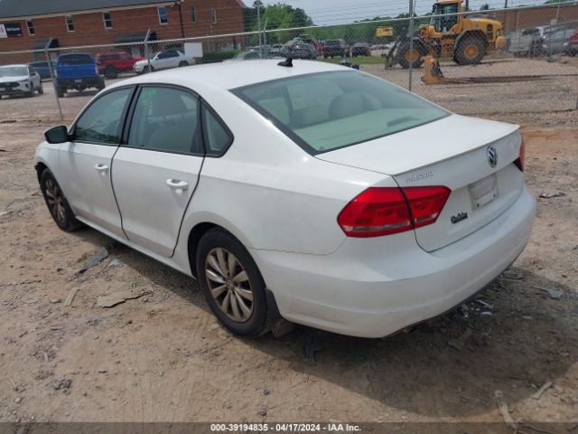 1VWAT7A36FC002806 Volkswagen Passat 1.8t Wolfsburg Edition