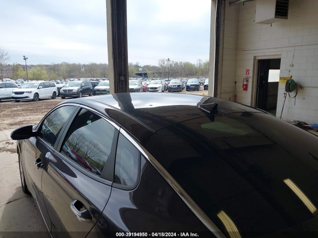 KIA Optima Lx 2018 KNAGT4L35J5236261 Image 12