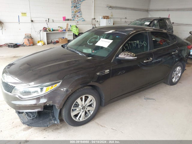 KIA Optima Lx 2018 KNAGT4L35J5236261 Image 2
