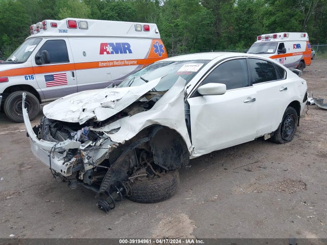 Nissan Altima 2.5 S 2015 1N4AL3AP9FN370633 Image 2