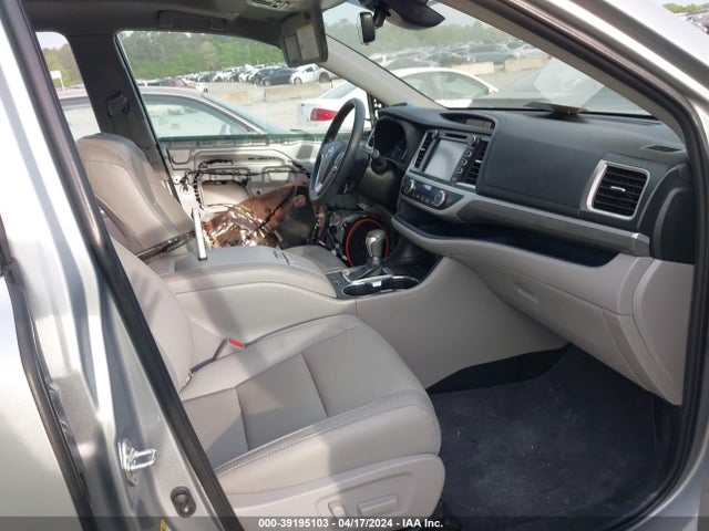 Toyota Highlander Limited Platinum 2019 5TDDZRFH6KS965633 Image 5