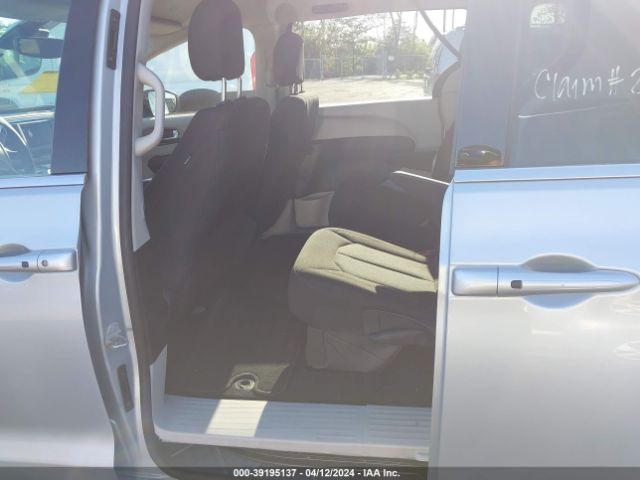 2C4RC1CG9PR520730 Chrysler Voyager Lx