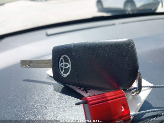Toyota C-HR LE 2021 NMTKHMBX0MR121311 Image 11