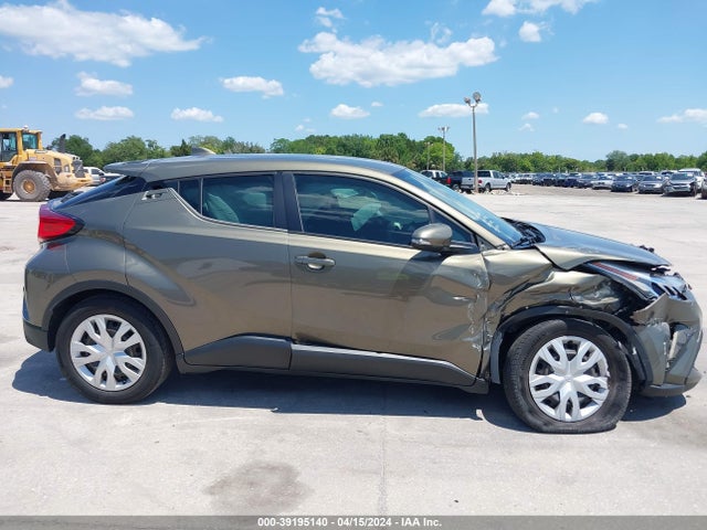 Toyota C-HR LE 2021 NMTKHMBX0MR121311 Image 14