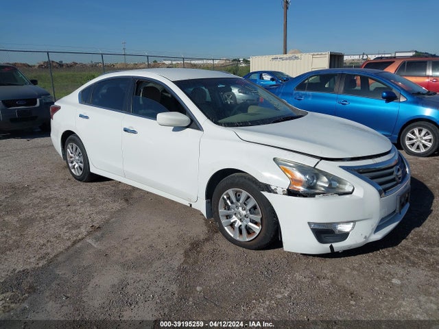 Nissan Altima 2.5 S 2015 1N4AL3AP7FN883136 Image 1