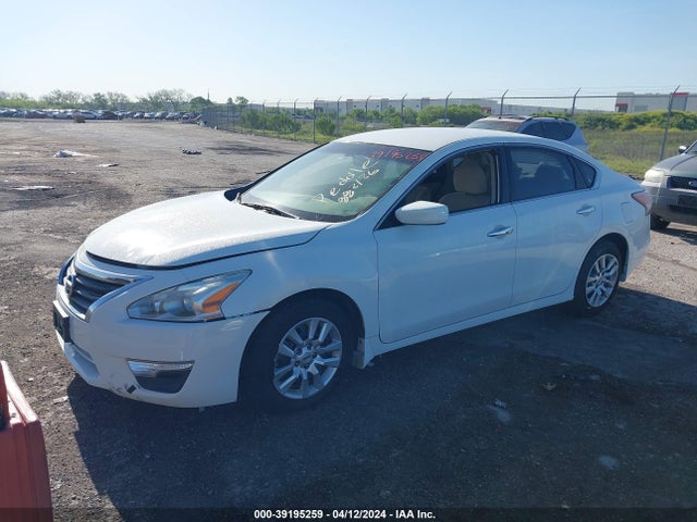 Nissan Altima 2.5 S 2015 1N4AL3AP7FN883136 Image 2