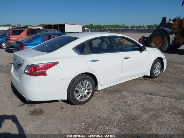 Nissan Altima 2.5 S 2015 1N4AL3AP7FN883136 Image 4
