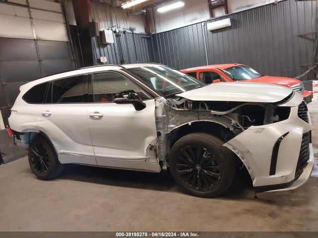 Toyota Highlander Xse 2023 5TDKDRBH9PS021411 Image 14