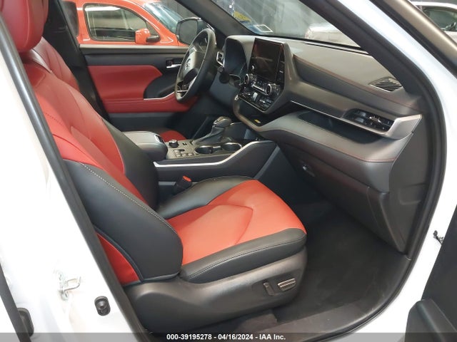 Toyota Highlander Xse 2023 5TDKDRBH9PS021411 Image 5