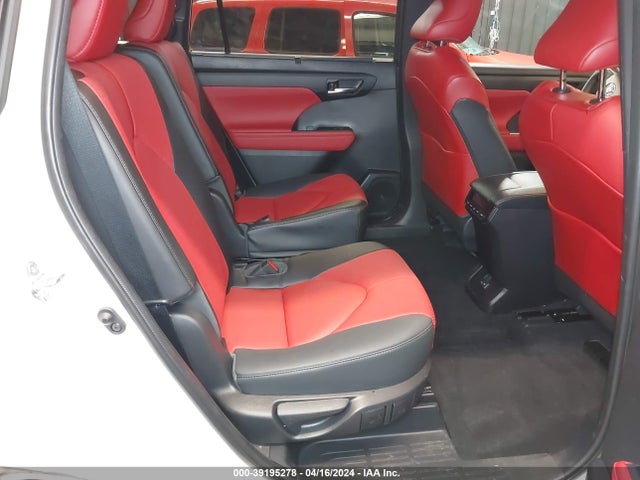 Toyota Highlander Xse 2023 5TDKDRBH9PS021411 Image 8