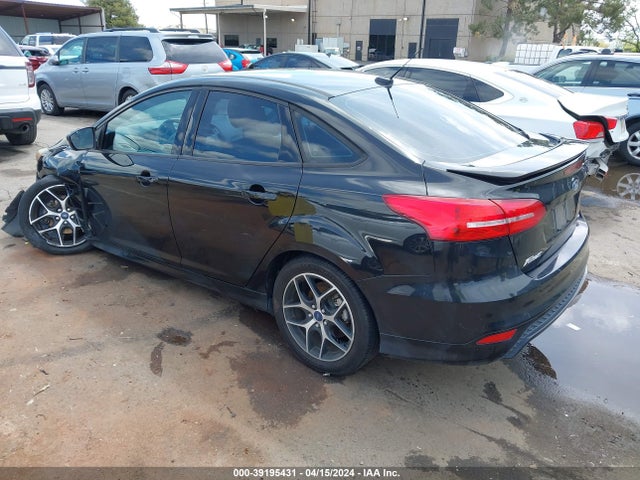 Ford FOCUS SE 2015 1FADP3F2XFL211324 Image 3