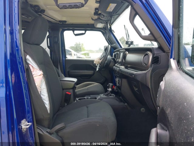 1C4HJXDG7JW221495 Jeep Wrangler Unlimited Sport S 4x4