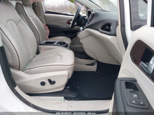 2C4RC1GG2LR209077 Chrysler Pacifica Limited