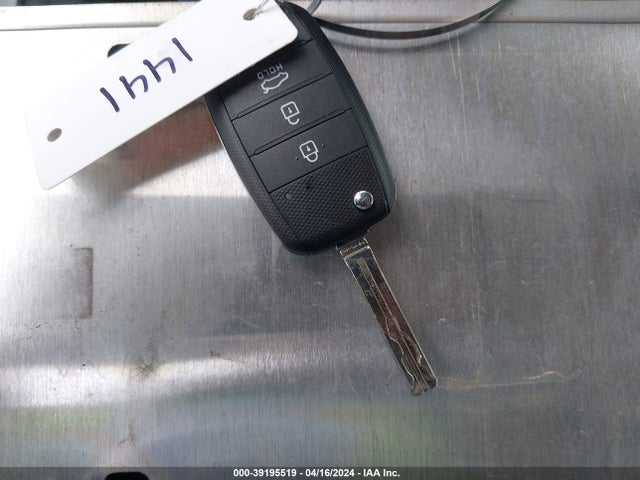 KIA Soul 2017 KNDJN2A28H7442402 Image 11