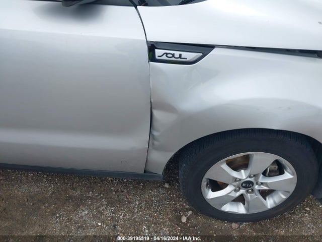 KIA Soul 2017 KNDJN2A28H7442402 Image 17