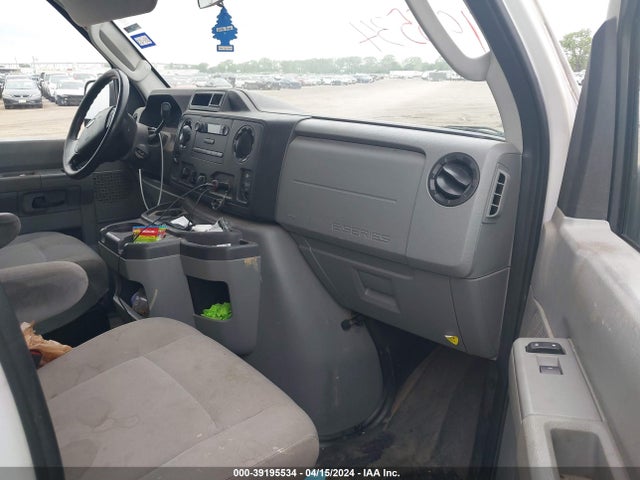 Ford E-250 Commercial 2014 1FTNE2EW8EDA53996 Image 5