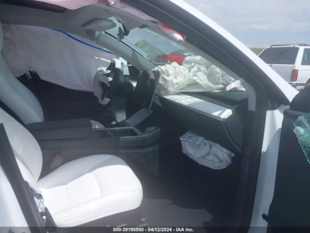 2023 TESLA MODEL Y 7SAYGDEF8PF660515 Photo 4