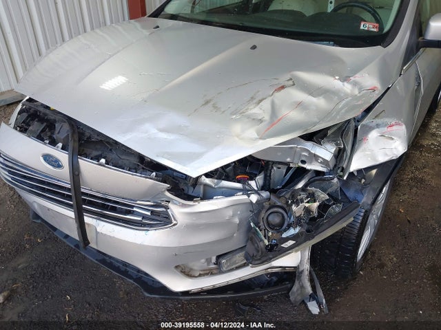 Ford Focus Titanium 2018 1FADP3J2XJL326232 Image 6