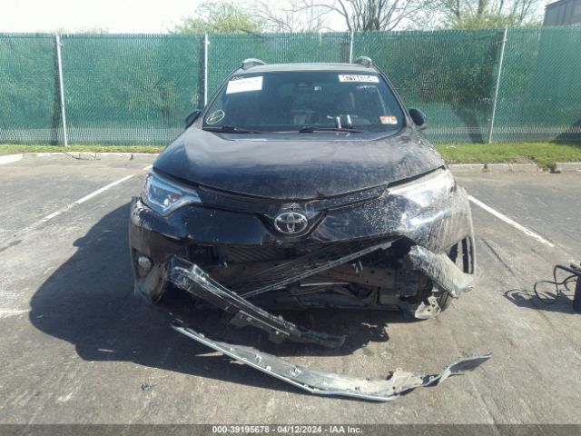 2T3JFREV2HW581908 Toyota RAV4 SE