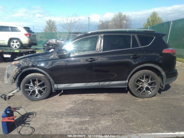 2T3JFREV2HW581908 Toyota RAV4 SE