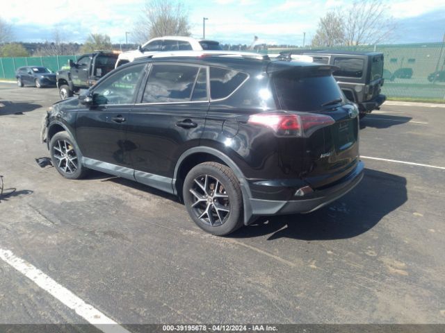2T3JFREV2HW581908 Toyota RAV4 SE