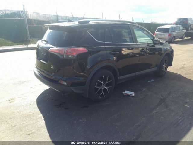 2T3JFREV2HW581908 Toyota RAV4 SE