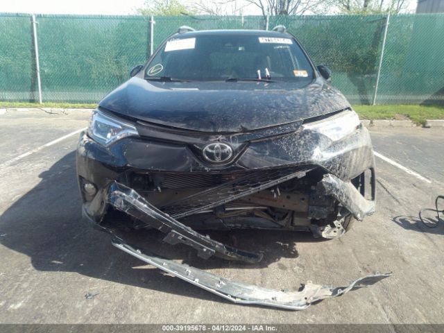 2T3JFREV2HW581908 Toyota RAV4 SE