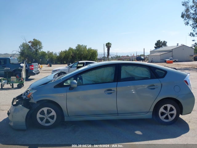 Toyota Prius Three 2015 JTDKN3DU9F1906871 Image 13
