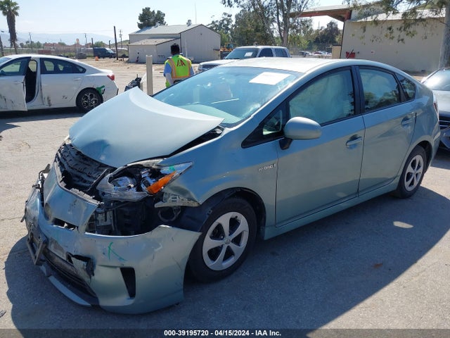 Toyota Prius Three 2015 JTDKN3DU9F1906871 Image 2