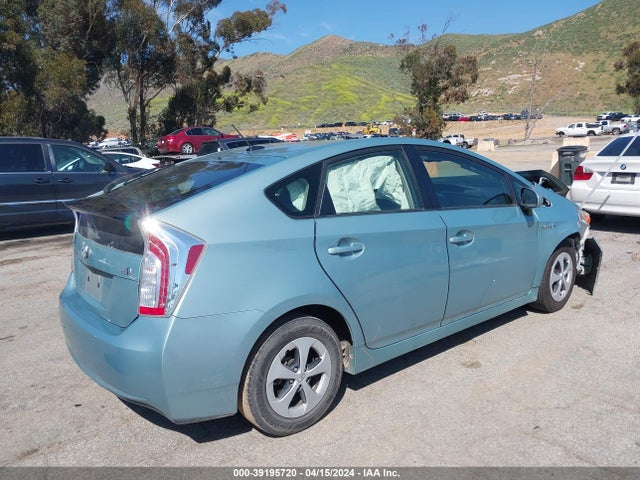 Toyota Prius Three 2015 JTDKN3DU9F1906871 Image 4