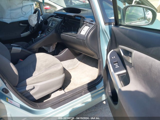 Toyota Prius Three 2015 JTDKN3DU9F1906871 Image 5