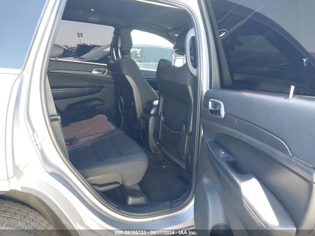 Jeep Grand Cherokee Laredo E 4x4 2018 1C4RJFAGXJC468059 Image 8