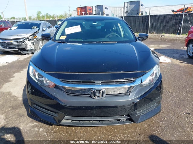 Honda CIVIC EX 2018 19XFC2F75JE000716 Image 12
