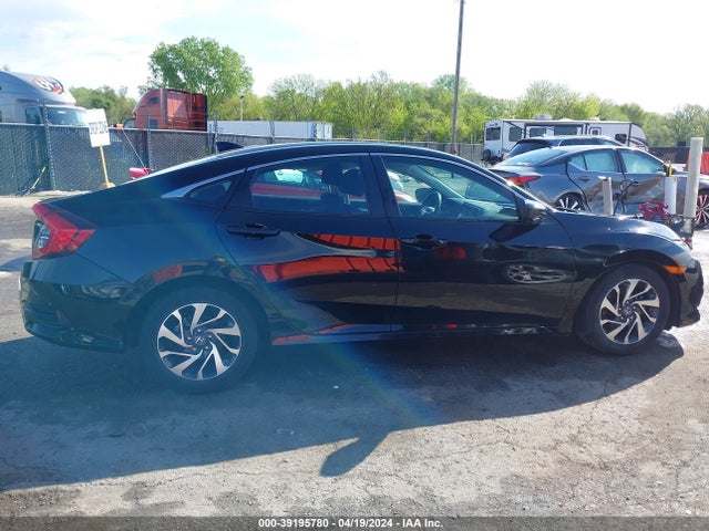 Honda CIVIC EX 2018 19XFC2F75JE000716 Image 13