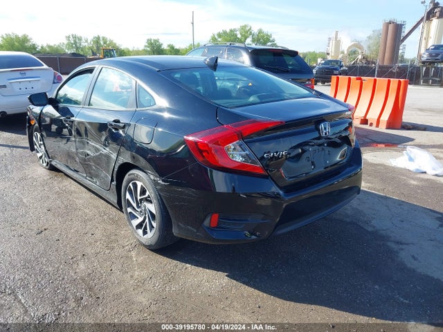 Honda CIVIC EX 2018 19XFC2F75JE000716 Image 3
