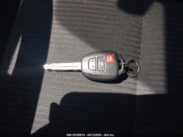 Toyota RAV4 LE 2017 2T3ZFREVXHW341556 Image 11