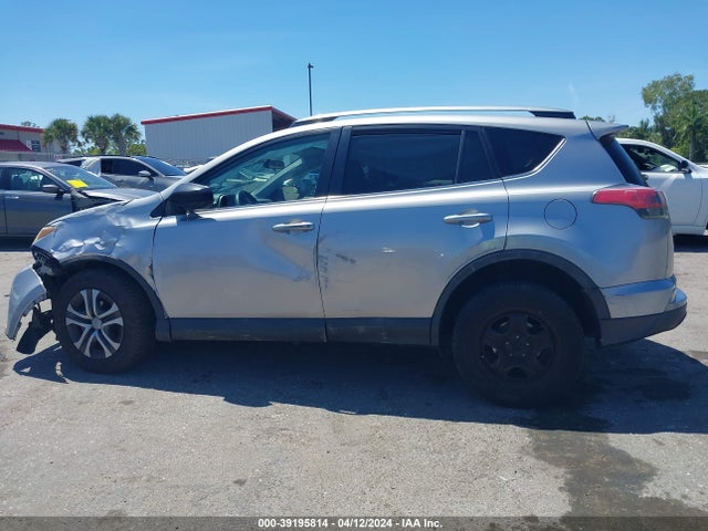 Toyota RAV4 LE 2017 2T3ZFREVXHW341556 Image 14