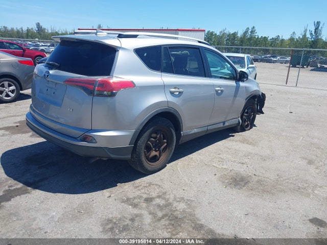 Toyota RAV4 LE 2017 2T3ZFREVXHW341556 Image 4
