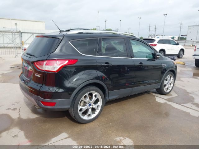1FMCU0J92FUA62897 Ford Escape Titanium