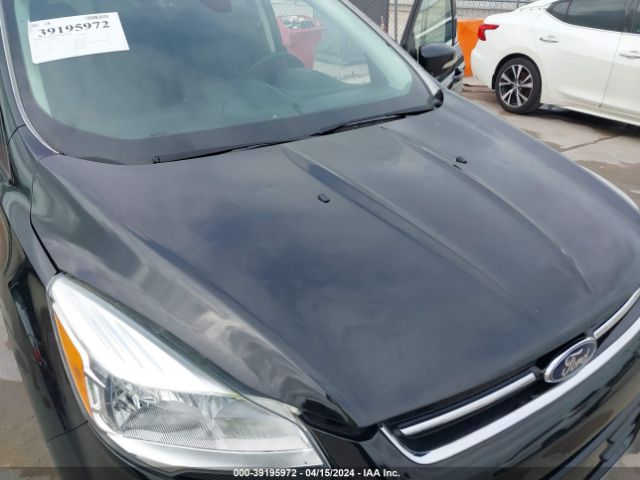 1FMCU0J92FUA62897 Ford Escape Titanium