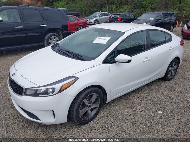 KIA FORTE LX 2018 3KPFL4A78JE224422 Image 2