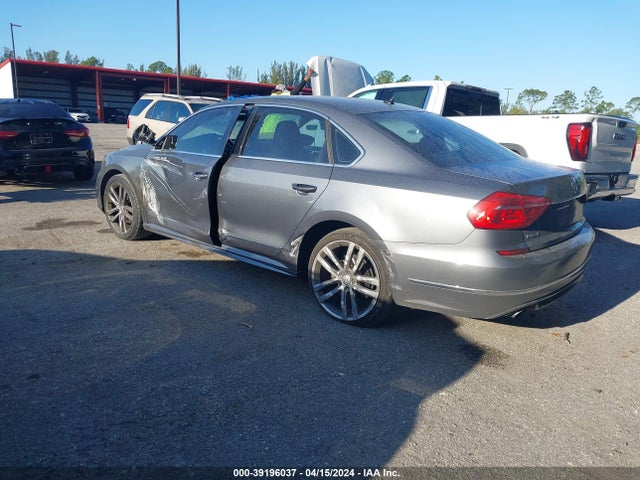 1VWAT7A30GC033468 Volkswagen Passat 1.8t R-line
