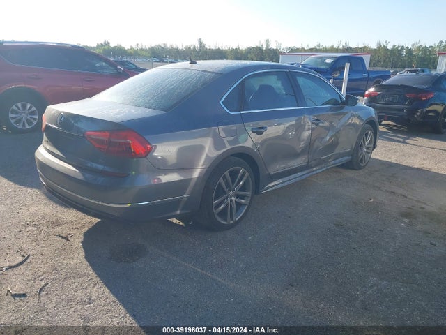 1VWAT7A30GC033468 Volkswagen Passat 1.8t R-line