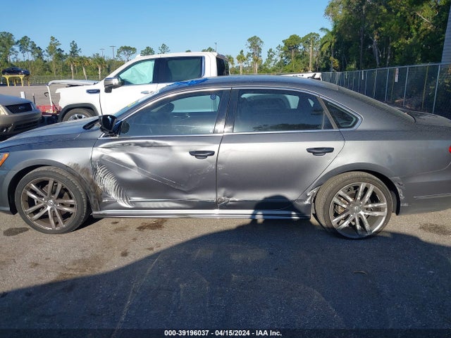 1VWAT7A30GC033468 Volkswagen Passat 1.8t R-line