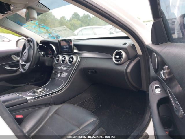 55SWF4JB9HU226355 Mercedes-Benz C 300 Luxury/sport