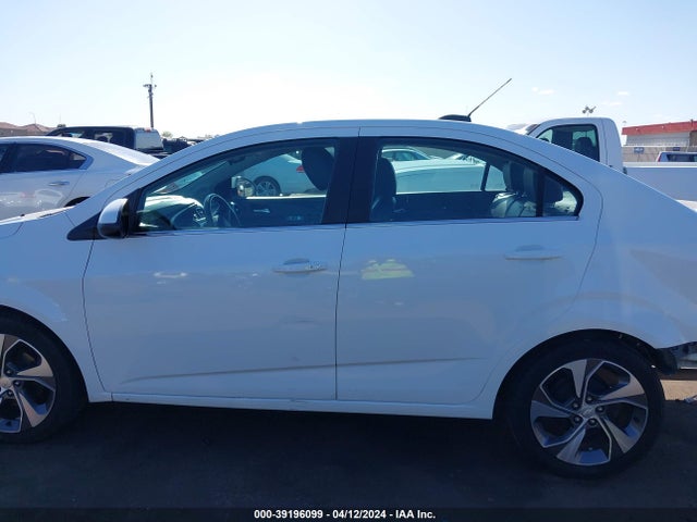 Chevrolet Sonic Premier Auto 2019 1G1JF5SB6K4129735 Image 14