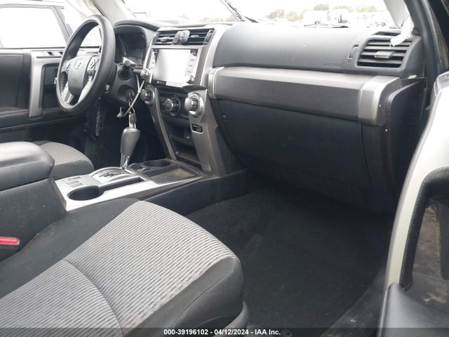 Toyota 4RUNNER SR5 2021 JTEEU5JR3M5236909 Image 5