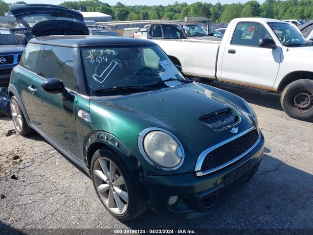 2011 MINI COOPER S WMWSV3C55BTY11780 Photo 0