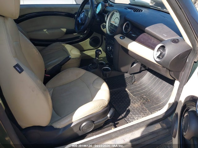 2011 MINI COOPER S WMWSV3C55BTY11780 Photo 4
